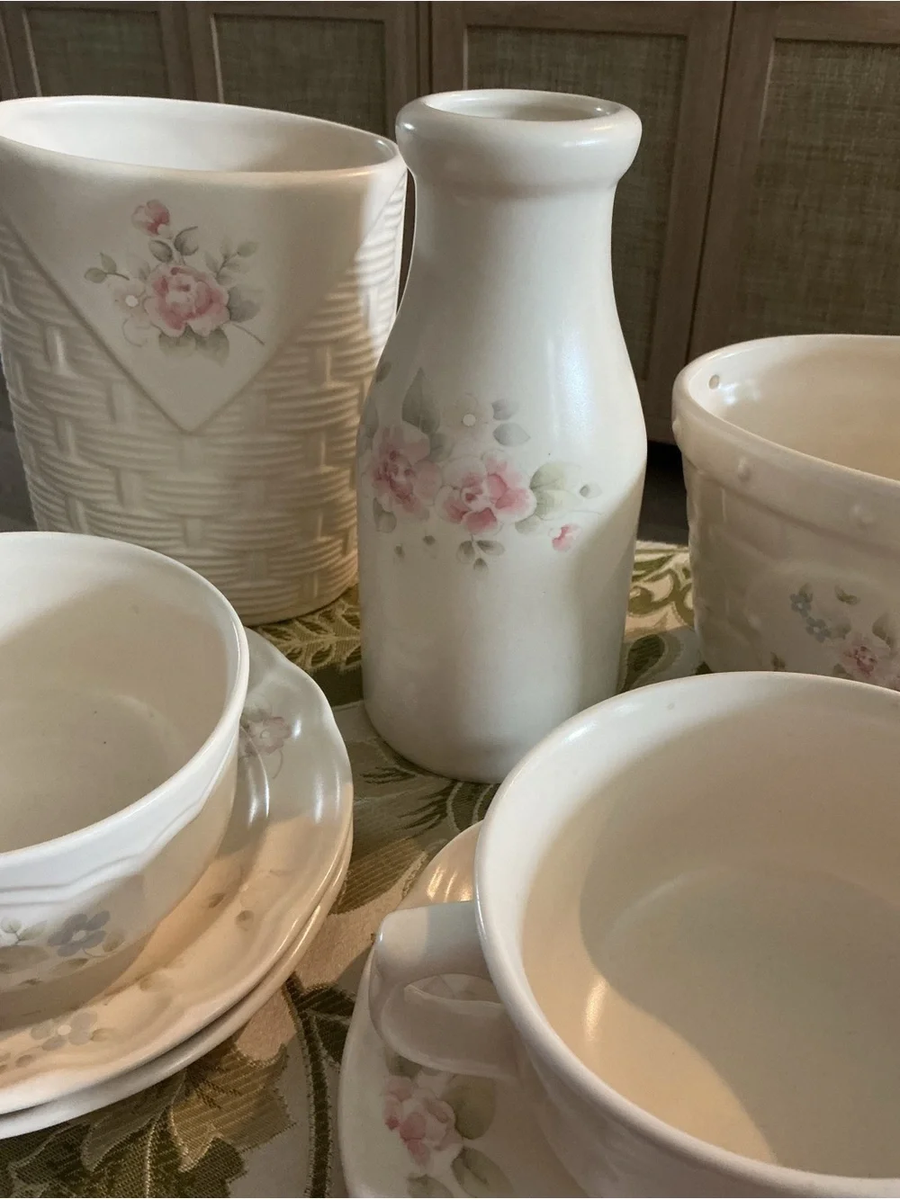 Pfaltzgraff Cream Dinnerware Set with Pink Rose